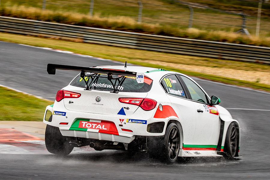 Lee Holdsworth gets ready for TCR Australia debut