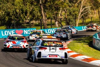 Chaz Mostert defends TCR Australia leadership in Sydney