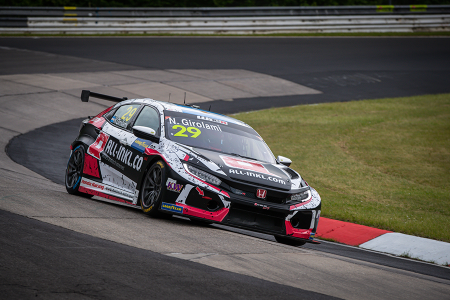 Nestor Girolami scores opening pole at the Nürburgring