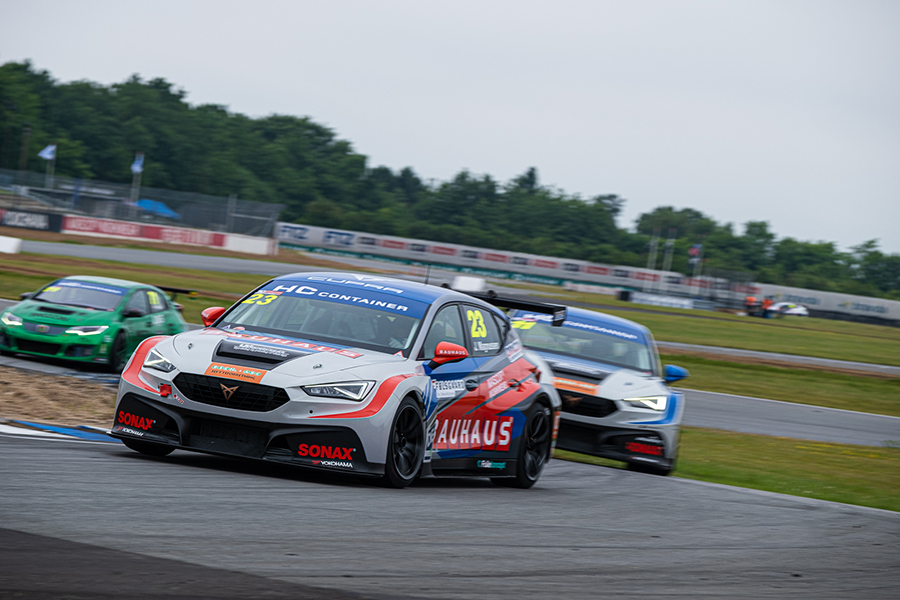 Magnussen and Carlsen share wins at Jyllandsringen