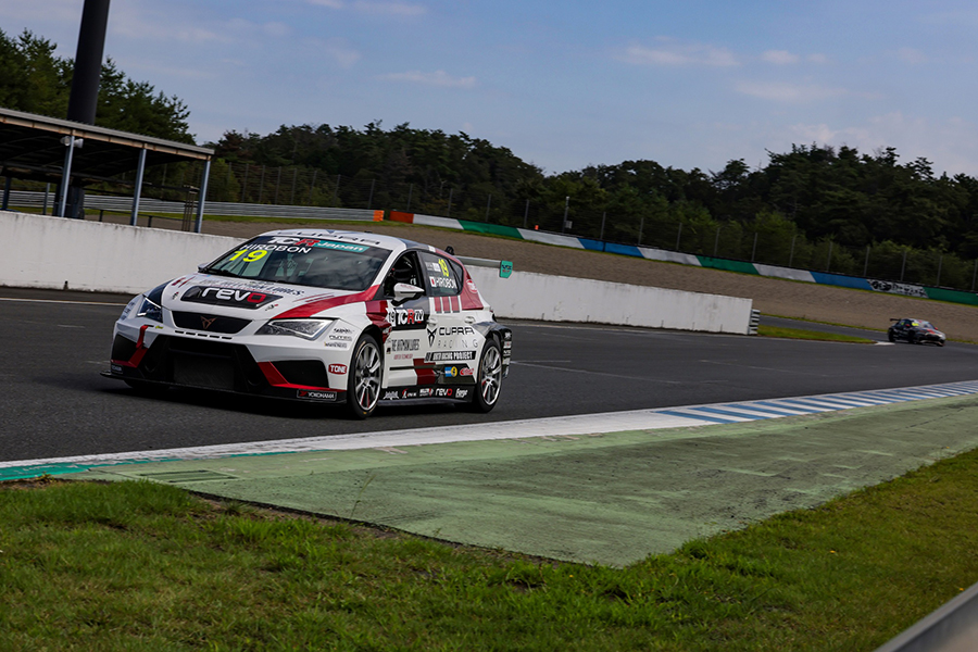 A lights-to-flag win for ‘Hirobon’ in TCR Japan’s Saturday race