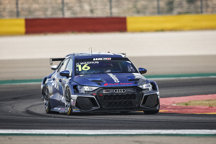 Magnus holds off Huff to take WTCR Race 1 win at Aragón