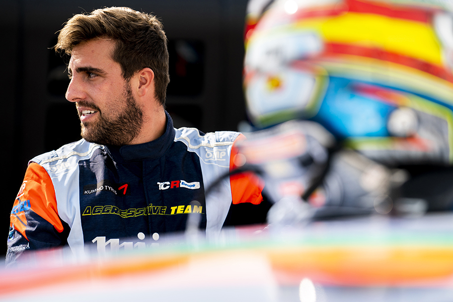 Pepe Oriola returns to TCR Europe for Barcelona season finale