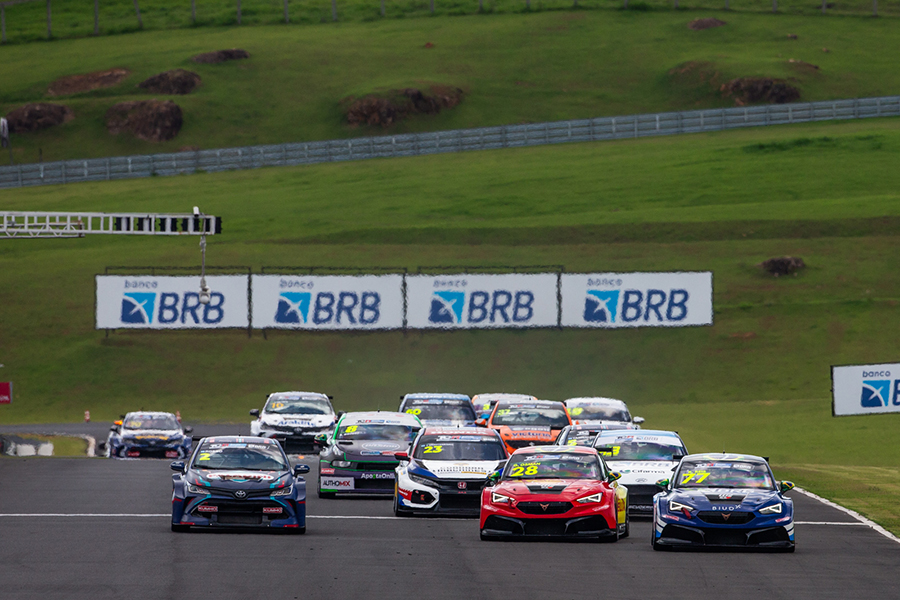 Osman and Nunes take a win apiece in TCR Brasil at Velocitta