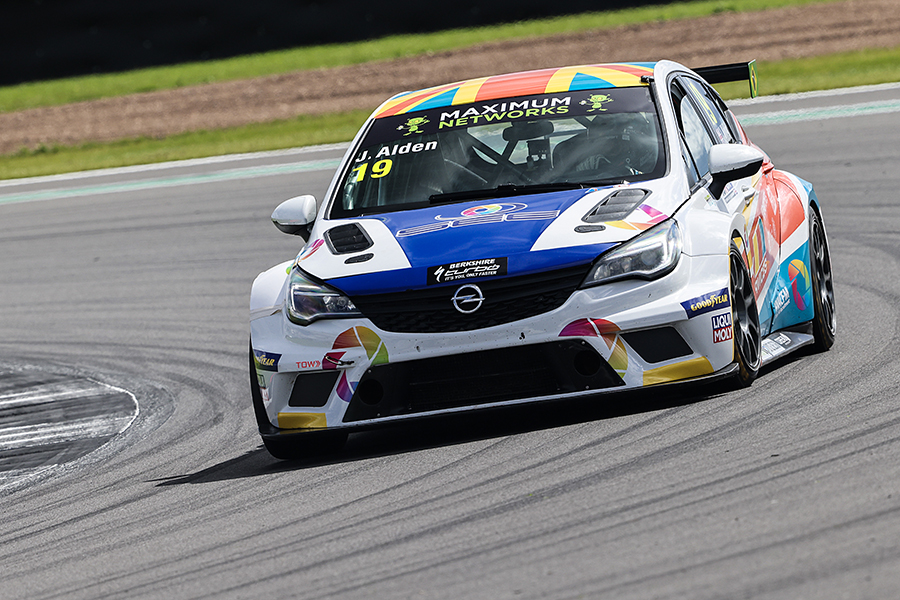 Jeff Alden gets set for full-season 2024 TCR UK campaign