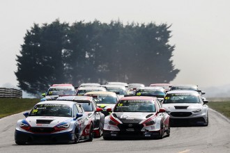 Brands Hatch hosts the TCR UK season opener 