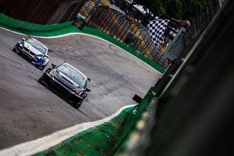 Reis and Foresti wins TCR South America enduro at Interlagos