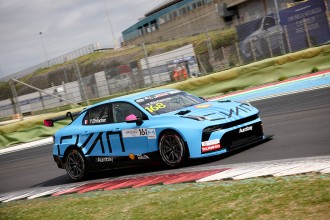 Yann Ehrlacher remains on top of the KUMHO TCR World Ranking