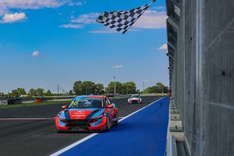 Homola and Bucsi continue to share wins in TCR Eastern Europe 