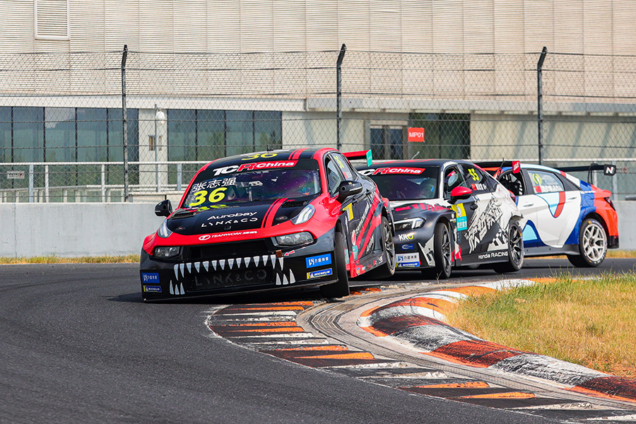 Jason Zhang leads a pair of Teamwork Motorsport 1-2 at Zhejiang