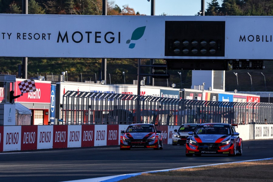 Choi Jeong Weon is crowned TCR Japan champion