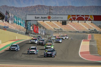 Pernía defends TCR South America lead in Termas de Río Hondo