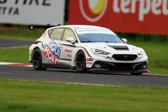 In Panamá, Pflucker returns to victory in TCR after five years