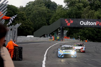 Adam Shepherd takes all in TCR UK at Oulton Park