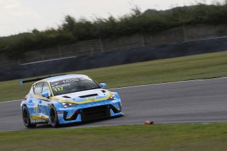 Shepherd’s Snetterton win moves him closer to TCR UK title