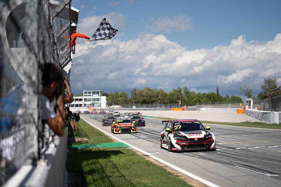 Volt wins Barcelona Race 1, as Brickley takes the points lead