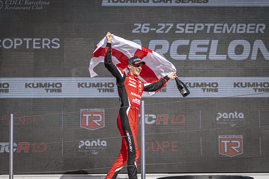 Brickley clinches the title on equal points with Teddy Clairet