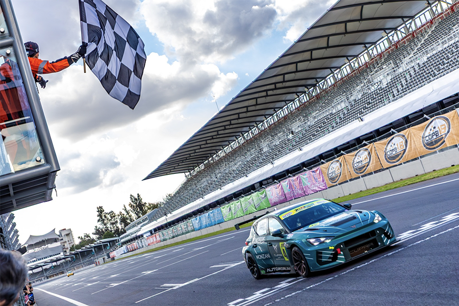 Z Racing Team CUPRA wins TCR México 24-hour race