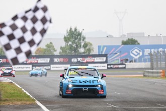 Ehrlacher survives a chaotic Race 2 and stretches points lead 