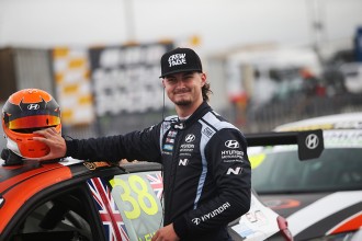Double champion Lewis Kent will return to TCR UK in 2026