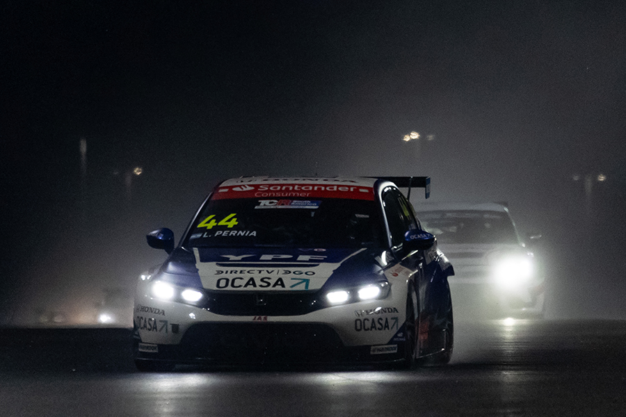 Leonel Pernía clinches the TCR South America title
